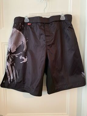 MARVEL Hayabusa men's combat shorts , black